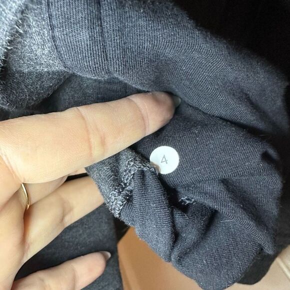 Lululemon Gratitude Wrap - Picture 13 of 13